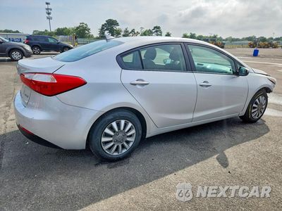 Trzecie zdjęcie samochodu z tyłu: 2017 KIA FORTE LX VIN:3KPFK4A79HE053127 - miniatura