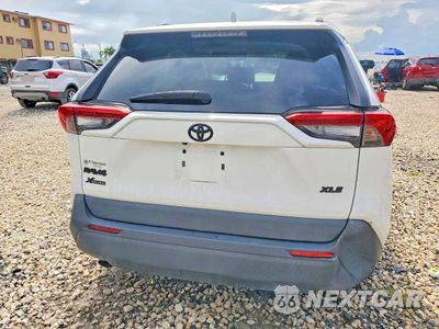 Zdjęcie 6 z 12 samochodu: 2022 TOYOTA RAV4 XLE VIN:2T3W1RFVXNC199156 - miniatura