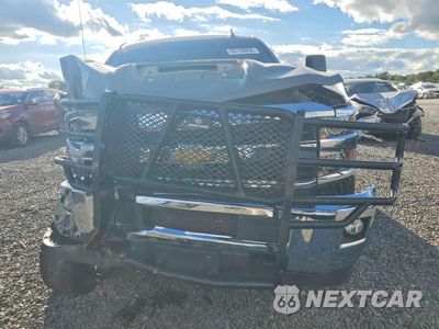 Piąte zdjęcie samochodu w środku: 2017 CHEVROLET SILVERADO K2500 HEAVY DUTY LT VIN:1GC1KVEY3HF144757 - miniatura