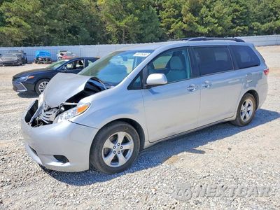 2017 TOYOTA SIENNA LE 5TDKZ3DCXHS802519 - główne zdjęcie licytacji z USA - miniatura