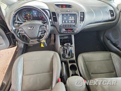 Zdjęcie 8 z 13 samochodu: 2017 KIA FORTE EX VIN:3KPFL4A80HE114564 - miniatura