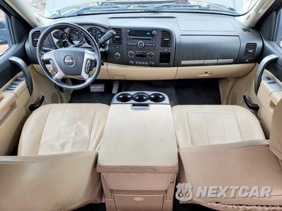 Zdjęcie 8 z 12 samochodu: 2011 GMC SIERRA K2500 SLE VIN:1GT220C82BZ341497 - miniatura