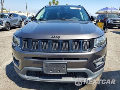 Piąte zdjęcie samochodu w środku: 2018 JEEP COMPASS LATITUDE VIN:3C4NJCBB0JT326971 - miniatura