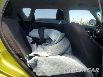 Zdjęcie 10 z 12 samochodu: 2018 KIA SOUL + VIN:KNDJP3A58J7888274 - miniatura