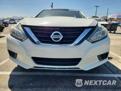 Piąte zdjęcie samochodu w środku: 2017 NISSAN ALTIMA 2.5 S VIN:1N4AL3AP4HC499345 - miniatura