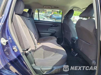 Zdjęcie 11 z 13 samochodu: 2020 TOYOTA HIGHLANDER LE VIN:5TDBZRBH7LS008913 - miniatura