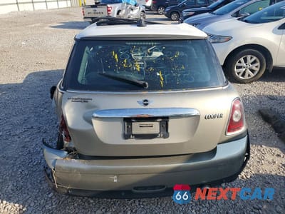 Zdjęcie 6 z 12 samochodu: 2008 MINI COOPER VIN:WMWMF33548TT67628 - miniatura