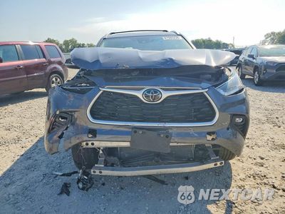 Piąte zdjęcie samochodu w środku: 2024 TOYOTA HIGHLANDER XLE VIN:5TDKDRBH5RS550597 - miniatura