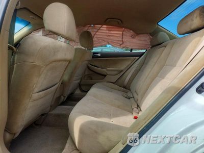 Zdjęcie 10 z 12 samochodu: 2005 HONDA ACCORD LX VIN:1HGCM56425A033223 - miniatura
