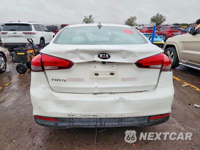 Zdjęcie 6 z 12 samochodu: 2017 KIA FORTE LX VIN:3KPFL4A72HE138274 - miniatura