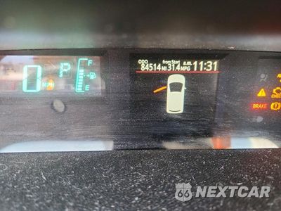 Zdjęcie 9 z 12 samochodu: 2013 TOYOTA PRIUS C TWO VIN:JTDKDTB37D1043367 - miniatura