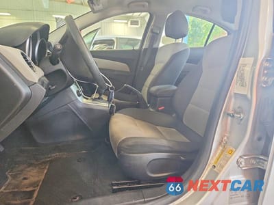 Zdjęcie 7 z 12 samochodu: 2015 CHEVROLET CRUZE LS VIN:1G1PB5SH8F7202392 - miniatura