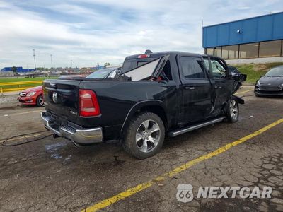 Trzecie zdjęcie samochodu z tyłu: 2019 RAM 1500 LARAMIE VIN:1C6SRFJT3KN714423 - miniatura