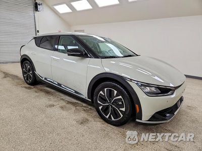 Czwarte zdjęcie samochodu z boku: 2024 KIA EV6 WIND VIN:KNDC3DLC3R5164585 - miniatura