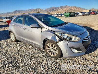 Czwarte zdjęcie samochodu z boku: 2015 HYUNDAI ELANTRA GT BASE VIN:KMHD35LHXFU238202 - miniatura