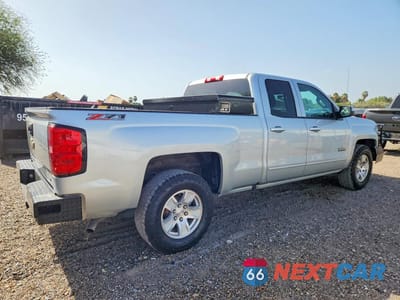 Trzecie zdjęcie samochodu z tyłu: 2018 CHEVROLET SILVERADO C1500 LT VIN:2GCRCRECXJ1100957 - miniatura