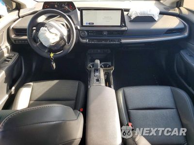 Zdjęcie 8 z 13 samochodu: 2024 TOYOTA PRIUS XLE VIN:JTDACAAU3R3027482 - miniatura