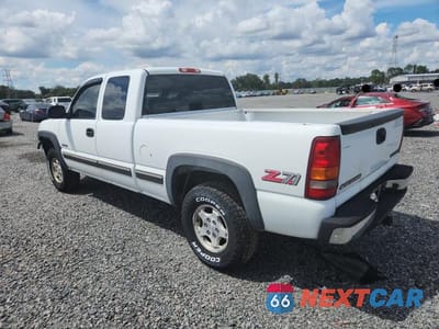 Drugie zdjęcie samochodu z przodu: 1999 CHEVROLET SILVERADO K1500 VIN:1GCEK19TXXE108402 - miniatura