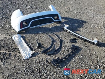 Zdjęcie 13 z 14 samochodu: 2024 JAGUAR E-PACE R-DYNAMIC SE VIN:SADFL2FX5R1049465 - miniatura