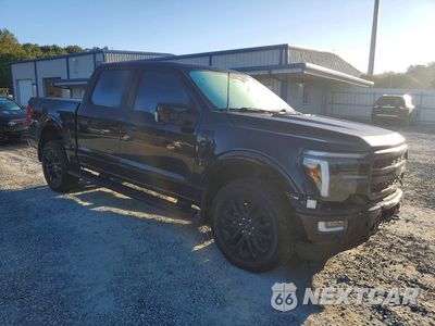 Czwarte zdjęcie samochodu z boku: 2024 FORD F150 LARIAT VIN:1FTFW5L84RFB34835 - miniatura