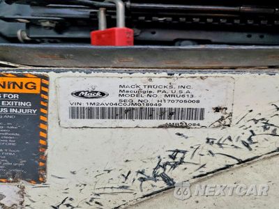 Zdjęcie 11 z 12 samochodu: 2018 MACK MRU613 REFUSE TRUCK VIN:1M2AV04C0JM018949 - miniatura