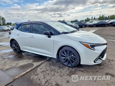 Czwarte zdjęcie samochodu z boku: 2026 TOYOTA COROLLA XSE VIN:JTNC4MBE6T3256126 - miniatura