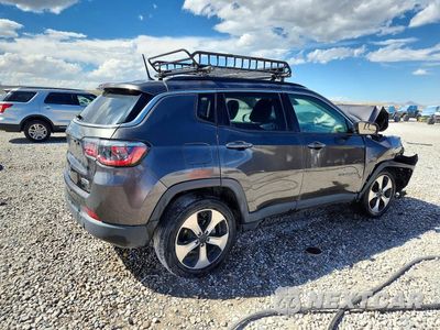 Trzecie zdjęcie samochodu z tyłu: 2018 JEEP COMPASS LATITUDE VIN:3C4NJDBBXJT114620 - miniatura