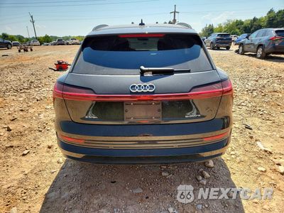 Zdjęcie 6 z 13 samochodu: 2021 AUDI E-TRON PREMIUM VIN:WA1AAAGE4MB008891 - miniatura