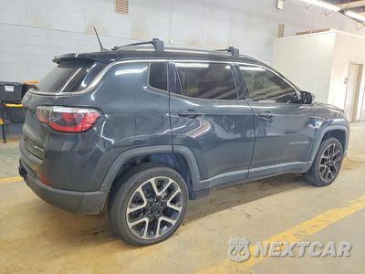 Piąte zdjęcie samochodu w środku: 2017 JEEP COMPASS LIMITED VIN:3C4NJDCB6HT666222 - miniatura