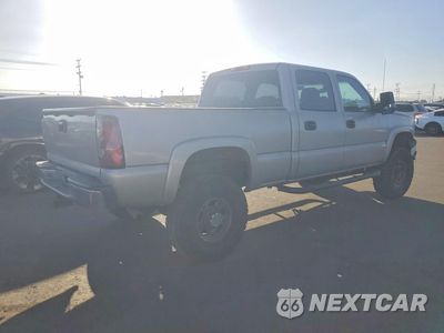 Trzecie zdjęcie samochodu z tyłu: 2005 CHEVROLET SILVERADO C1500 HEAVY DUTY VIN:1GCGC13U15F810557 - miniatura