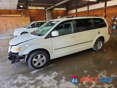 2010 DODGE GRAND CARAVAN SXT 2D4RN5D11AR211579 - główne zdjęcie licytacji z USA - miniatura