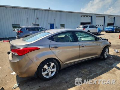 Trzecie zdjęcie samochodu z tyłu: 2013 HYUNDAI ELANTRA GLS VIN:5NPDH4AE2DH348516 - miniatura