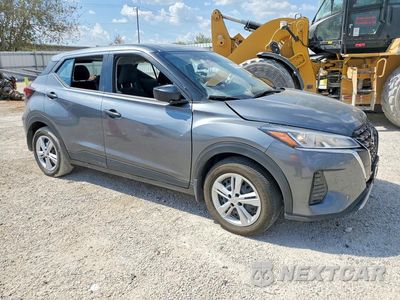 Czwarte zdjęcie samochodu z boku: 2025 NISSAN KICKS PLAY S VIN:3N1CP5BV4SL477960 - miniatura