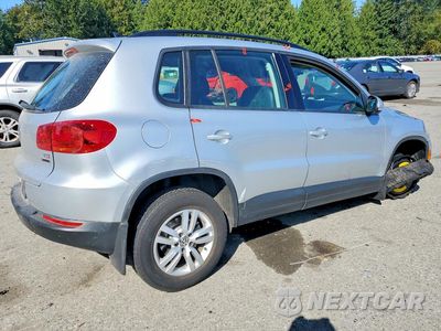 Trzecie zdjęcie samochodu z tyłu: 2017 VOLKSWAGEN TIGUAN S VIN:WVGBV7AXXHK027538 - miniatura