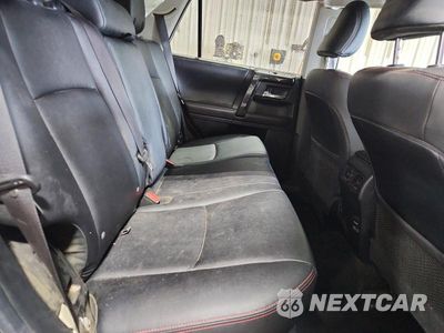 Zdjęcie 10 z 12 samochodu: 2019 TOYOTA 4RUNNER VIN:JTEBU5JR1K5678815 - miniatura