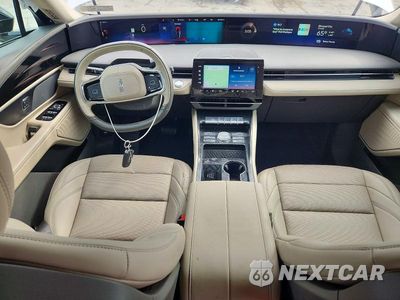 Zdjęcie 8 z 13 samochodu: 2025 LINCOLN NAUTILUS PREMIERE VIN:5LMPJ8JA8SJ949318 - miniatura