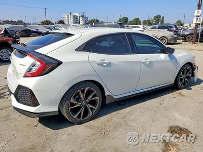 Trzecie zdjęcie samochodu z tyłu: 2018 HONDA CIVIC SPORT VIN:SHHFK7H43JU225969 - miniatura