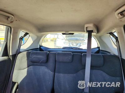 Zdjęcie 10 z 13 samochodu: 2010 HONDA FIT SPORT VIN:JHMGE8H4XAC028201 - miniatura
