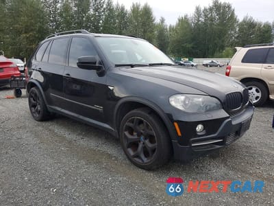 Czwarte zdjęcie samochodu z boku: 2009 BMW X5 XDRIVE48I VIN:5UXFE835X9L310295 - miniatura