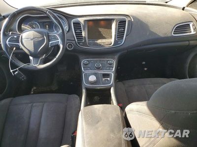 Zdjęcie 8 z 12 samochodu: 2016 CHRYSLER 200 LIMITED VIN:1C3CCCAB9GN150552 - miniatura
