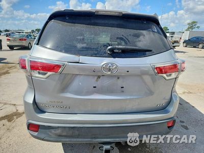 Zdjęcie 6 z 14 samochodu: 2016 TOYOTA HIGHLANDER XLE VIN:5TDKKRFHXGS159734 - miniatura