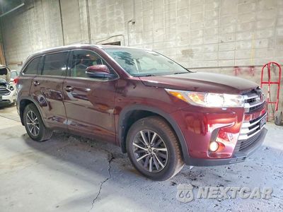 Czwarte zdjęcie samochodu z boku: 2018 TOYOTA HIGHLANDER XLE VIN:5TDJZRFH7JS810137 - miniatura