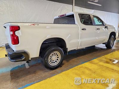 Trzecie zdjęcie samochodu z tyłu: 2021 CHEVROLET SILVERADO K1500 VIN:3GCPYAEHXMG331391 - miniatura