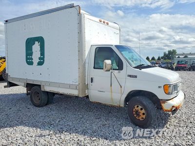 Czwarte zdjęcie samochodu z boku: 2001 FORD E-350 BOX TRUCK VIN:1FDSE35L31HB00199 - miniatura