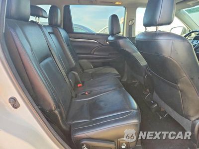 Zdjęcie 11 z 14 samochodu: 2018 TOYOTA HIGHLANDER LIMITED VIN:5TDDZRFH9JS909359 - miniatura