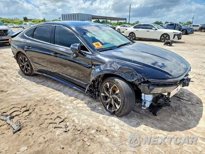 Czwarte zdjęcie samochodu z boku: 2025 HYUNDAI SONATA SEL VIN:KMHL64JA1SA463414 - miniatura