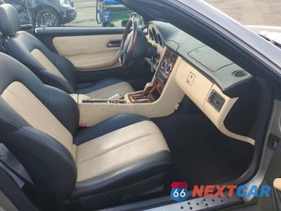 Zdjęcie 10 z 12 samochodu: 2003 MERCEDES-BENZ SLK 320 VIN:WDBKK65F63F286651 - miniatura