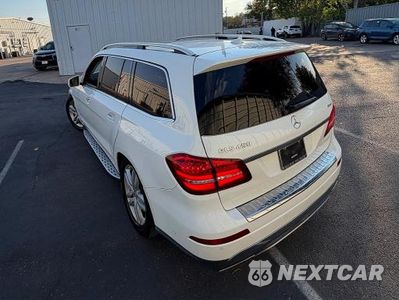 Trzecie zdjęcie samochodu z tyłu: 2017 MERCEDES-BENZ GLS 450 4MATIC VIN:4JGDF6EE0HA798234 - miniatura