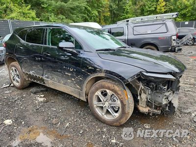 Czwarte zdjęcie samochodu z boku: 2026 CHEVROLET BLAZER 2LT VIN:3GNKBHR41TS147438 - miniatura