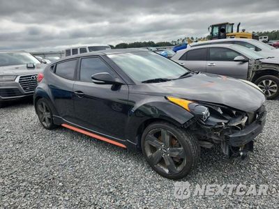 Czwarte zdjęcie samochodu z boku: 2015 HYUNDAI VELOSTER TURBO VIN:KMHTC6AE0FU220365 - miniatura